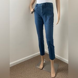Gap Signature Skinny Ankle in light Denin Size
2